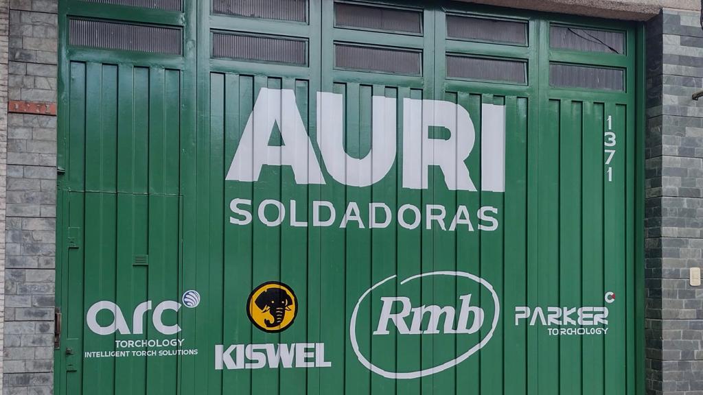 Auri frente